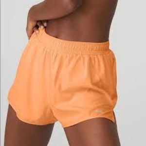 Alo Yoga Stride Short Canteloupe NWOT